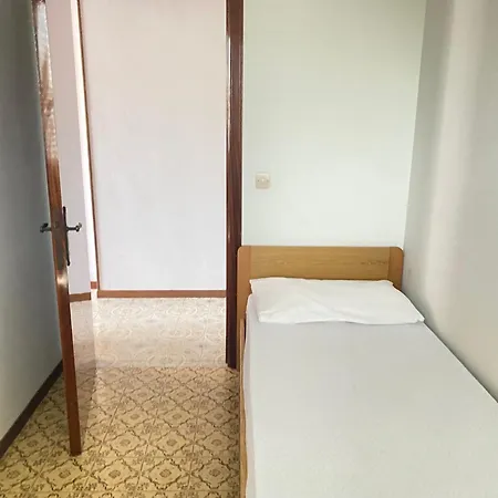 Apartment Fronte Mare Quadrilocale 6 Posti Int 8 Posto Auto *