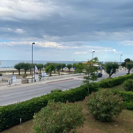 Fronte Mare Quadrilocale 6 Posti Int 8 Posto Auto Marcelli